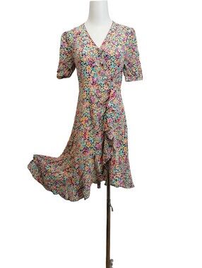 🦩🦩100% Silk, Floral V-Neck Short Sleeve Wrap Dress in Multi-Color